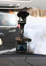 Как установить автомобильный видеорегистратор